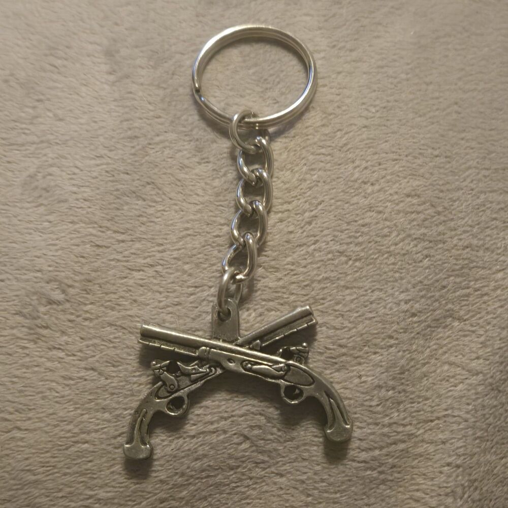 Crossed Antique Gun Silver-toned Pewter Keychain
